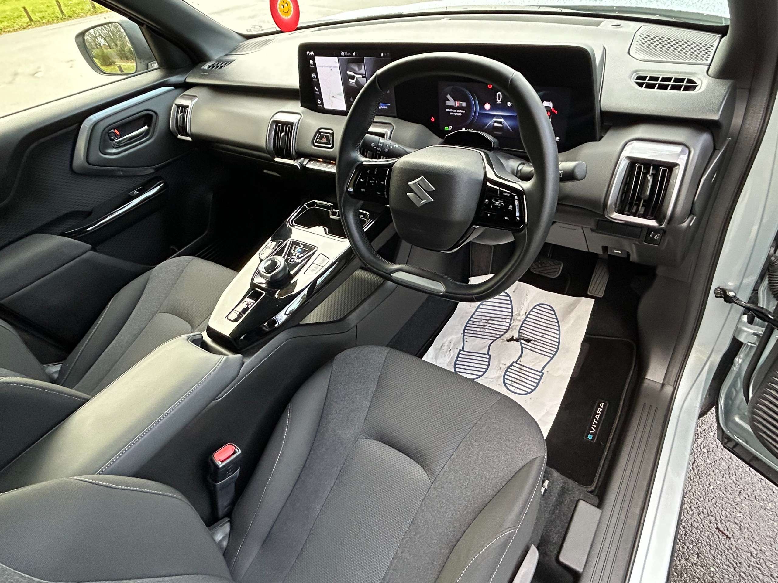 A 2025 SUZUKI VITARA 61kWh Motion SUV 5dr Electric Auto ALLGRIP (183 ps) A 2025 SUZUKI VITARA 61kWh Motion SUV 5dr Electric Auto ALLGRIP (183 ps)
