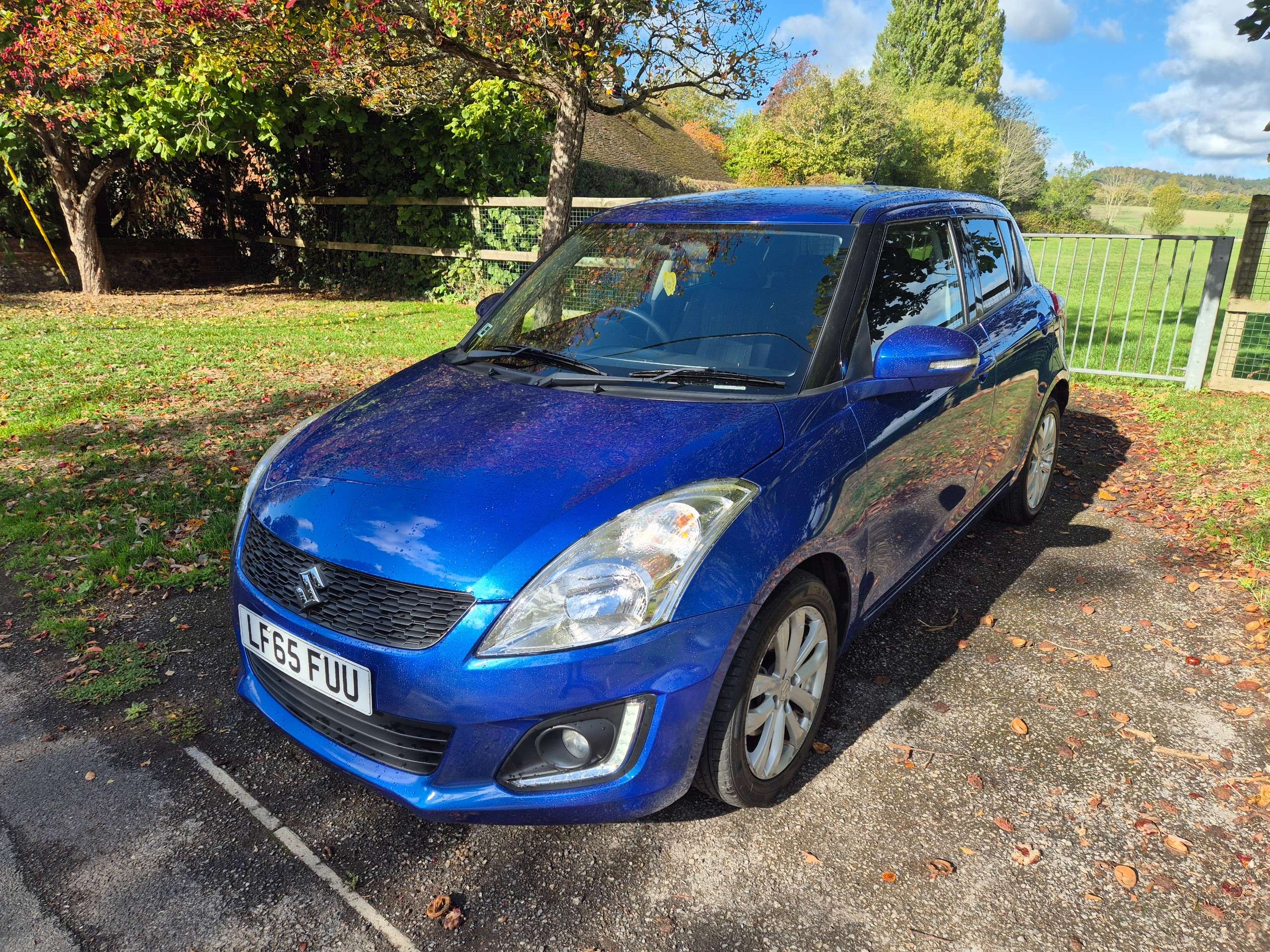 A 2015 SUZUKI SWIFT 1.2 SZ4 Hatchback 5dr Petrol Auto Euro 6 (94 ps) A 2015 SUZUKI SWIFT 1.2 SZ4 Hatchback 5dr Petrol Auto Euro 6 (94 ps)