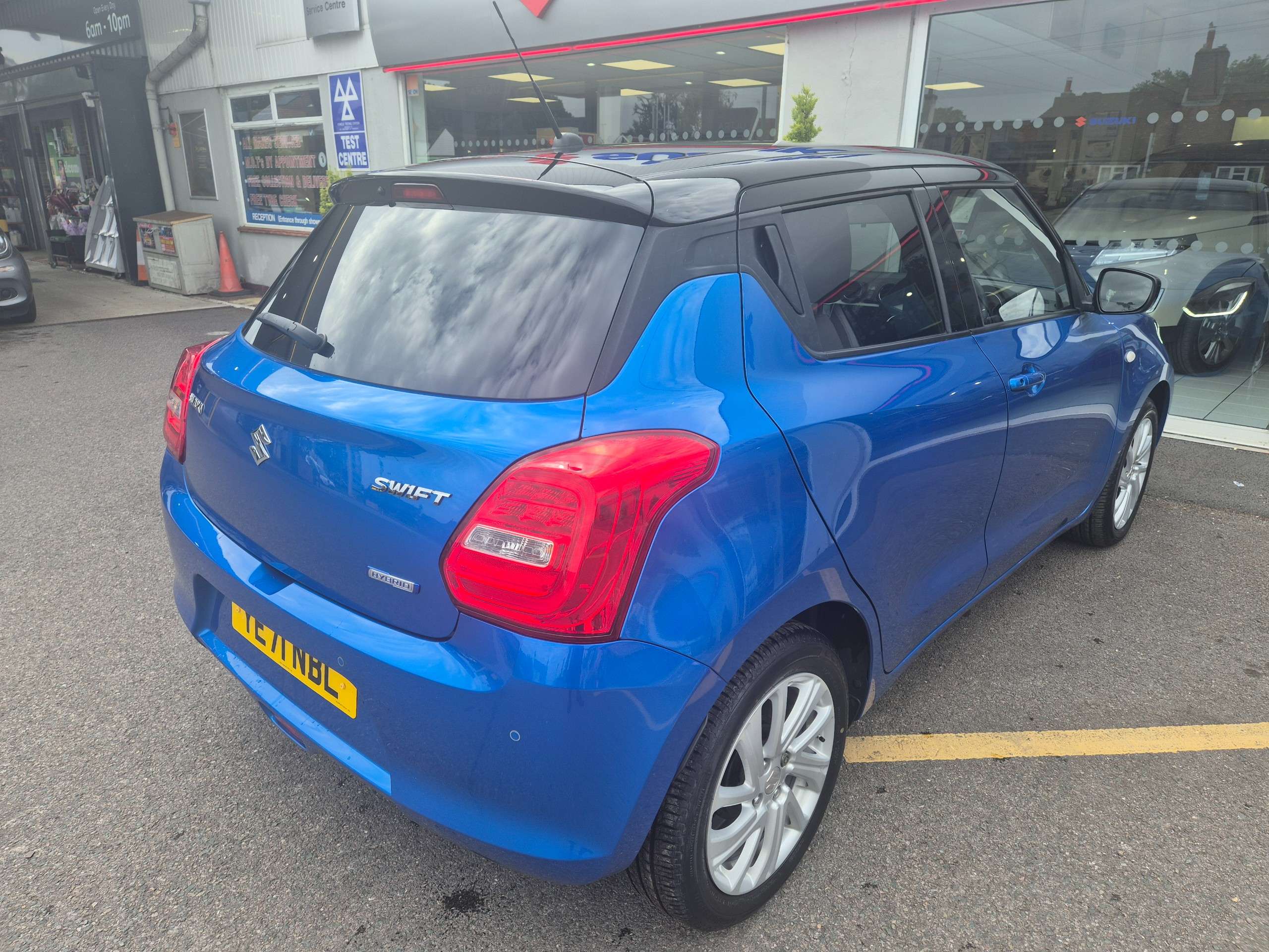 2021 SUZUKI SWIFT 2021 SUZUKI SWIFT