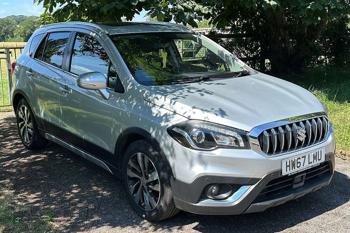 A 2017 SUZUKI SX4 1.4 Boosterjet SZ5 SUV 5dr Petrol Auto ALLGRIP Euro 6 (s/s) (140 ps) A 2017 SUZUKI SX4 1.4 Boosterjet SZ5 SUV 5dr Petrol Auto ALLGRIP Euro 6 (s/s) (140 ps)