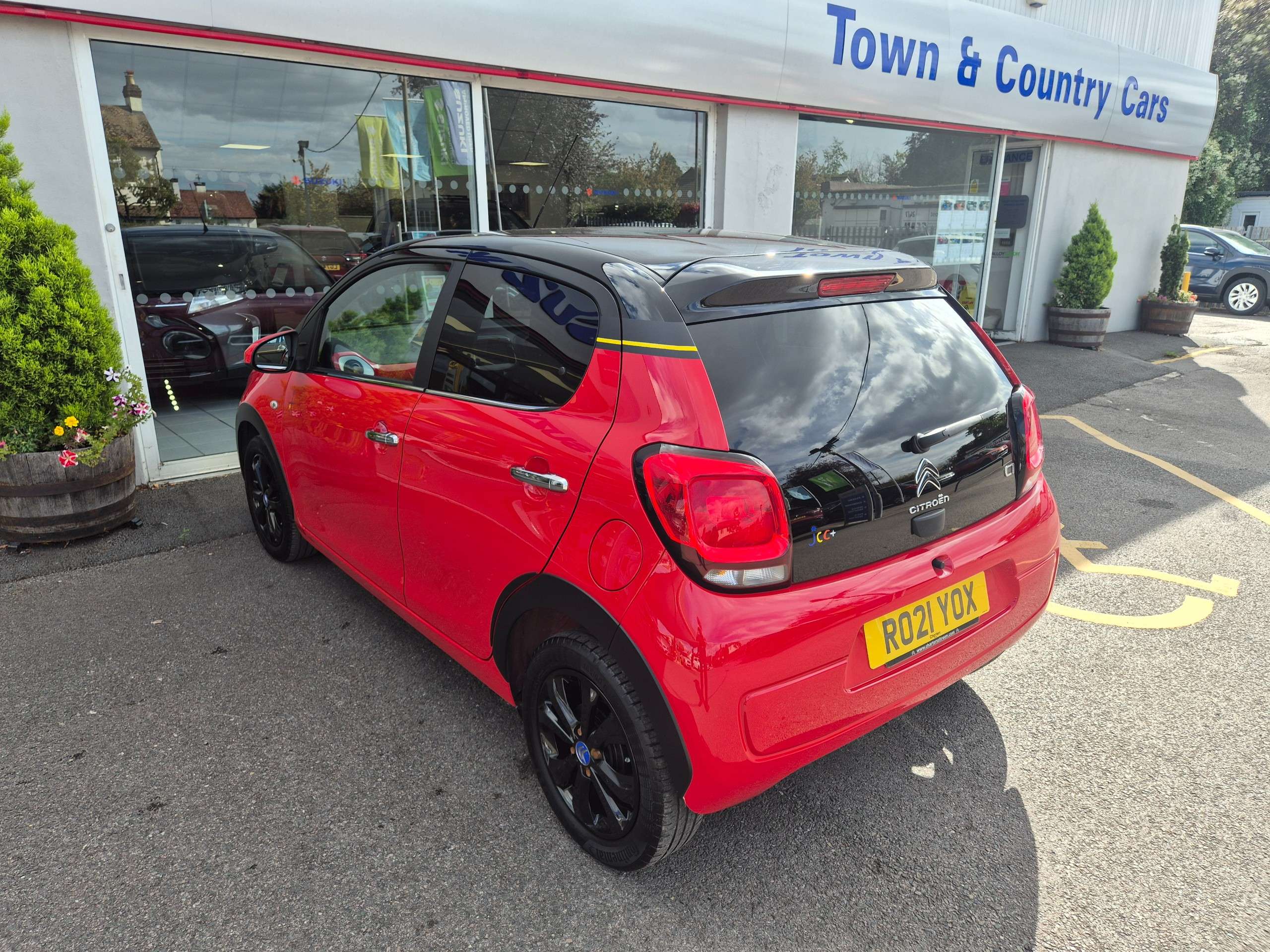 A 2021 CITROEN C1 1.0 VTi JCC+ Hatchback 5dr Petrol Manual Euro 6 (s/s) (72 ps) A 2021 CITROEN C1 1.0 VTi JCC+ Hatchback 5dr Petrol Manual Euro 6 (s/s) (72 ps)