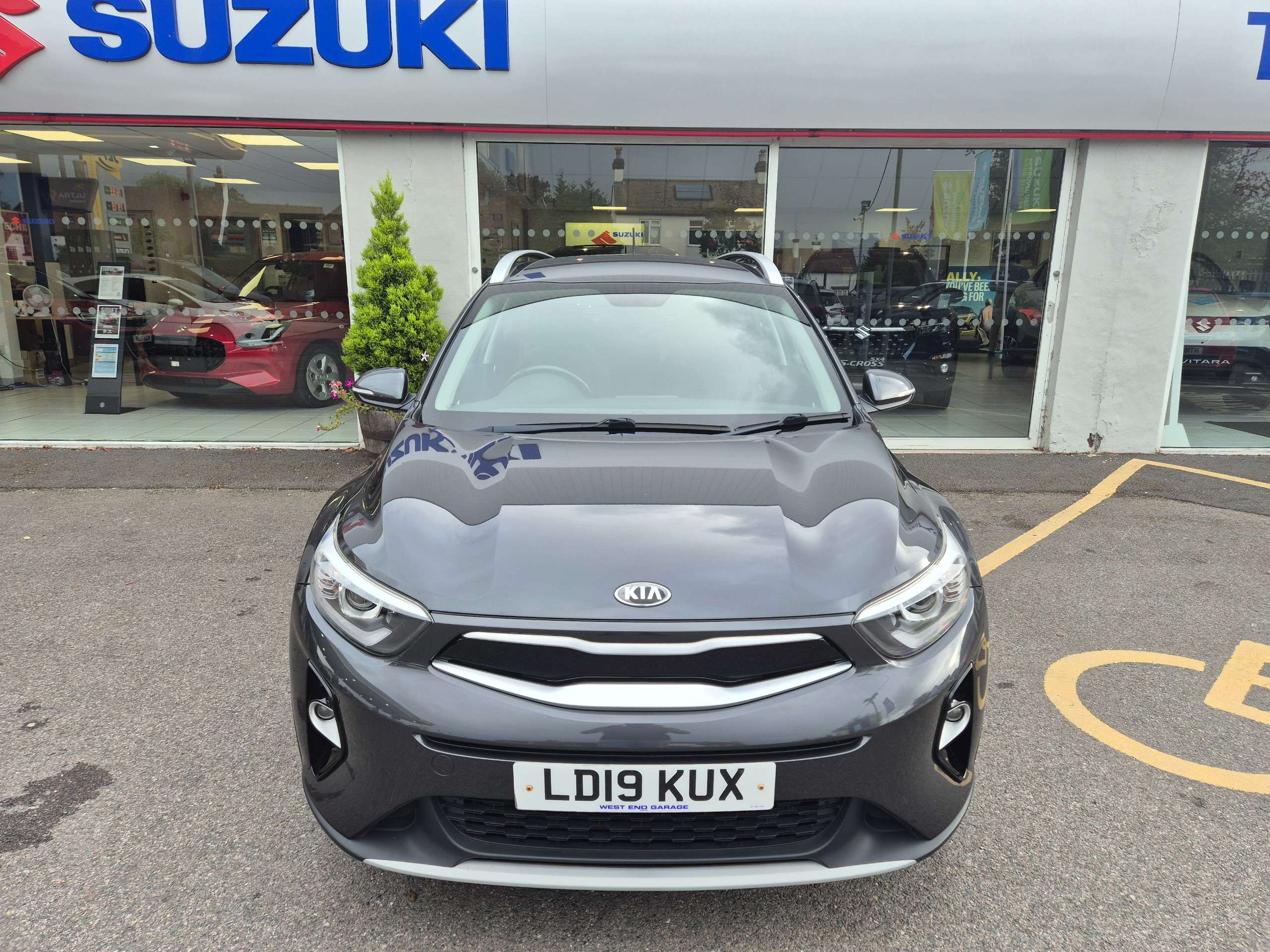 A 2019 KIA STONIC 1.0 T-GDi 2 GPF SUV 5dr Petrol Manual Euro 6 (s/s) (118 bhp) A 2019 KIA STONIC 1.0 T-GDi 2 GPF SUV 5dr Petrol Manual Euro 6 (s/s) (118 bhp)