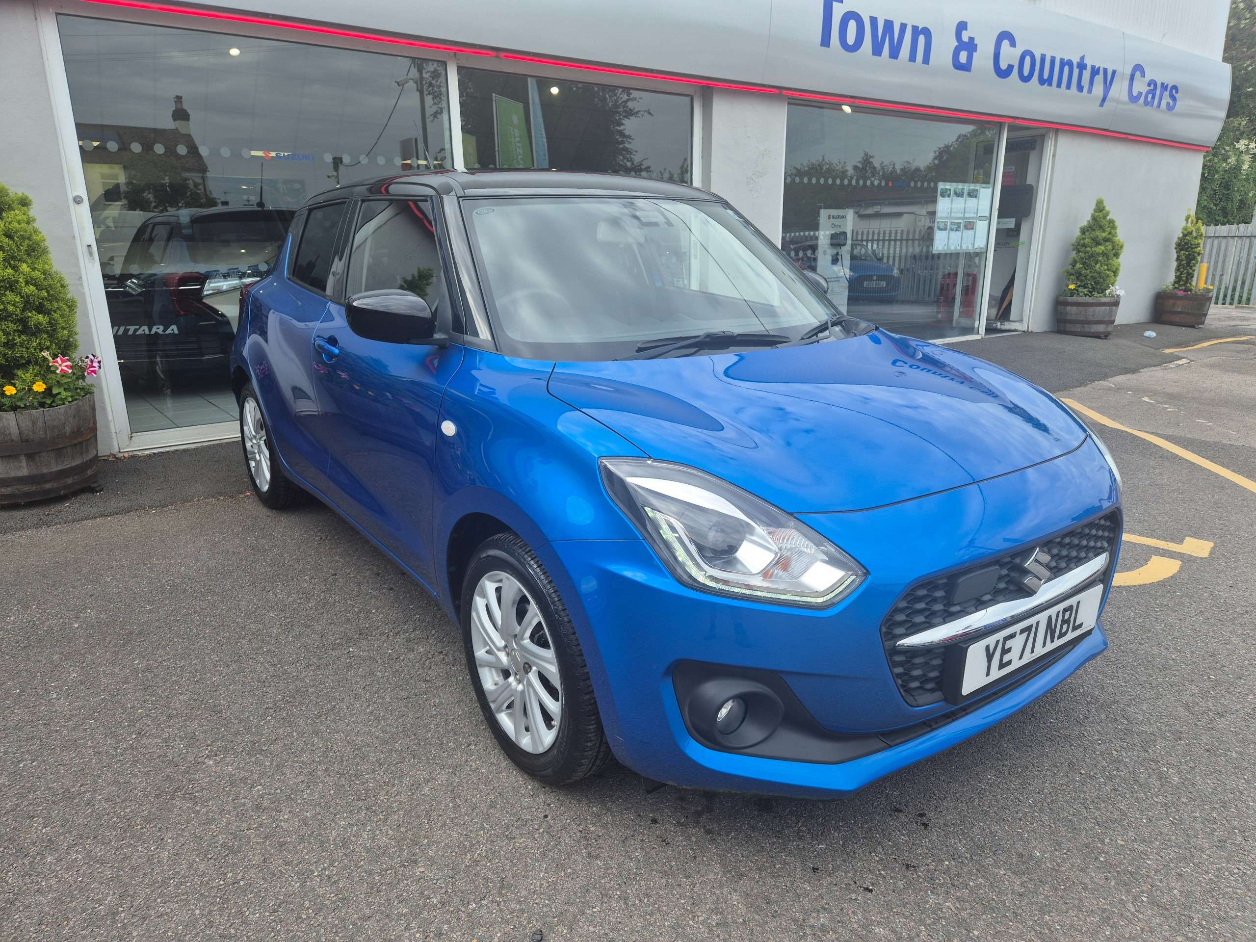 A 2021 SUZUKI SWIFT 1.2 Dualjet MHEV SZ-T Hatchback 5dr Petrol Hybrid CVT Euro 6 (s/s) (83 ps) A 2021 SUZUKI SWIFT 1.2 Dualjet MHEV SZ-T Hatchback 5dr Petrol Hybrid CVT Euro 6 (s/s) (83 ps)