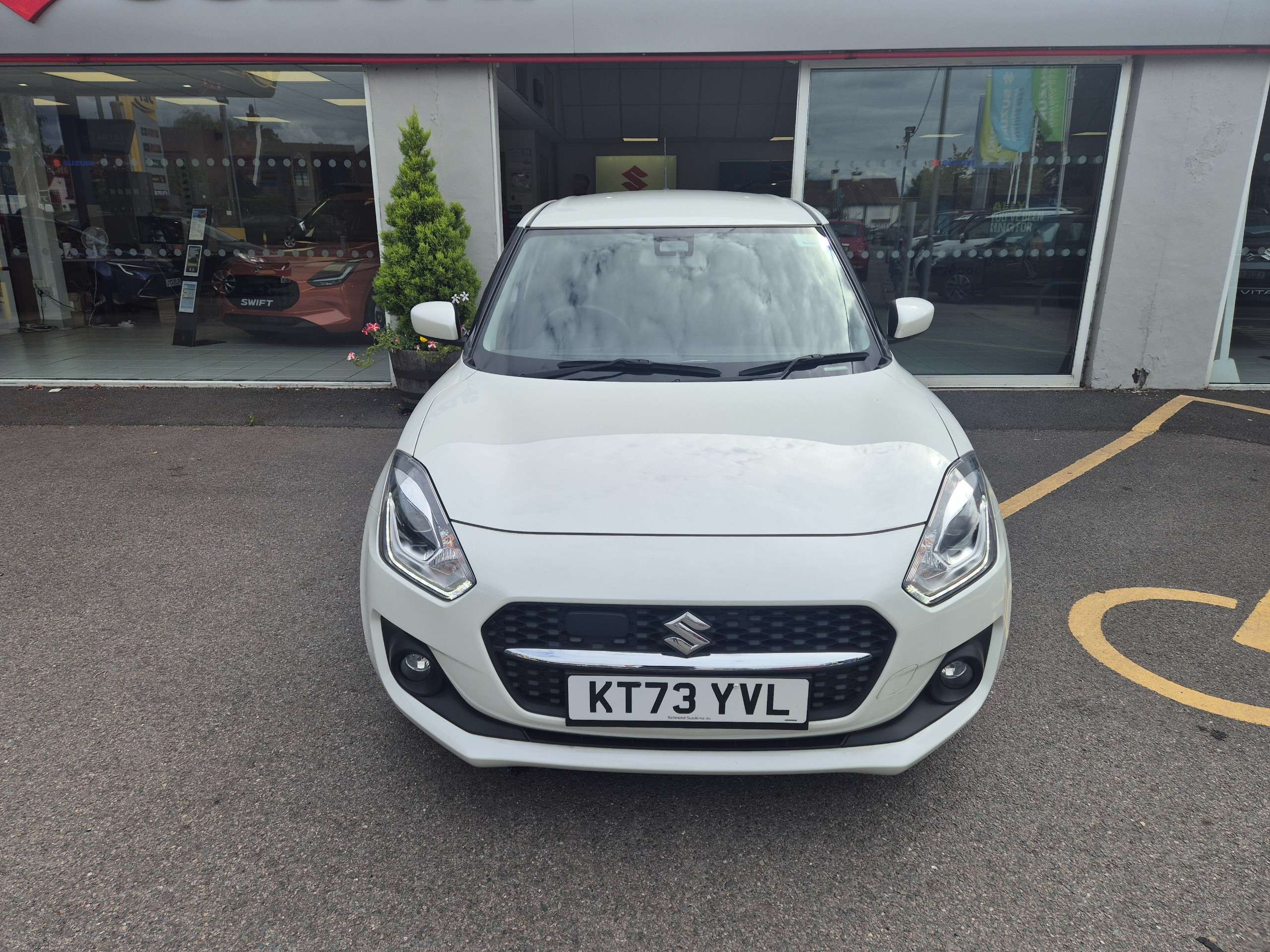 A 2023 SUZUKI SWIFT 1.2 Dualjet MHEV SZ-T Hatchback 5dr Petrol Hybrid CVT Euro 6 (s/s) (83 ps) A 2023 SUZUKI SWIFT 1.2 Dualjet MHEV SZ-T Hatchback 5dr Petrol Hybrid CVT Euro 6 (s/s) (83 ps)