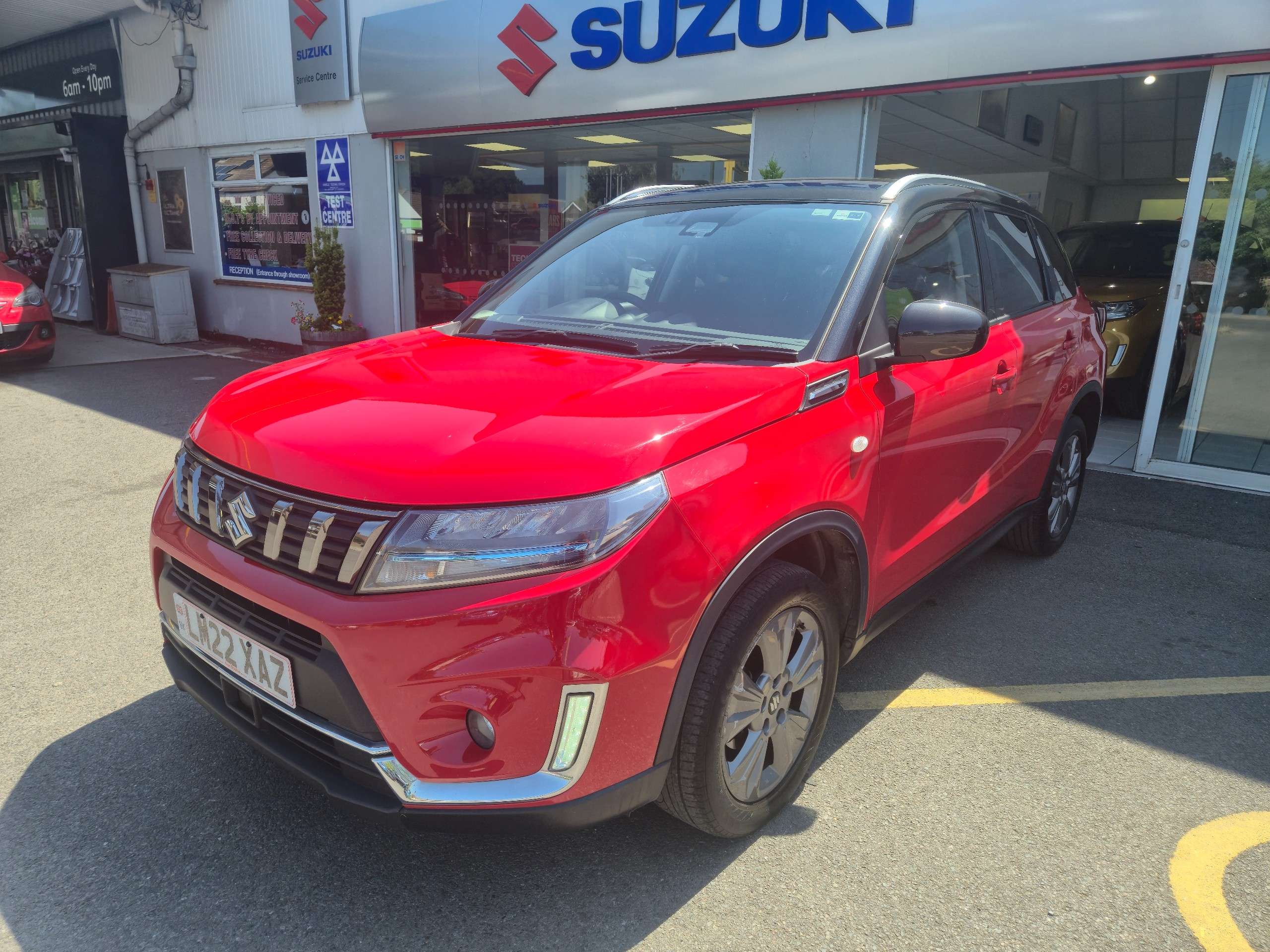 A 2022 SUZUKI VITARA 1.4 Boosterjet MHEV SZ-T SUV 5dr Petrol Hybrid Auto Euro 6 (s/s) (129 ps) A 2022 SUZUKI VITARA 1.4 Boosterjet MHEV SZ-T SUV 5dr Petrol Hybrid Auto Euro 6 (s/s) (129 ps)