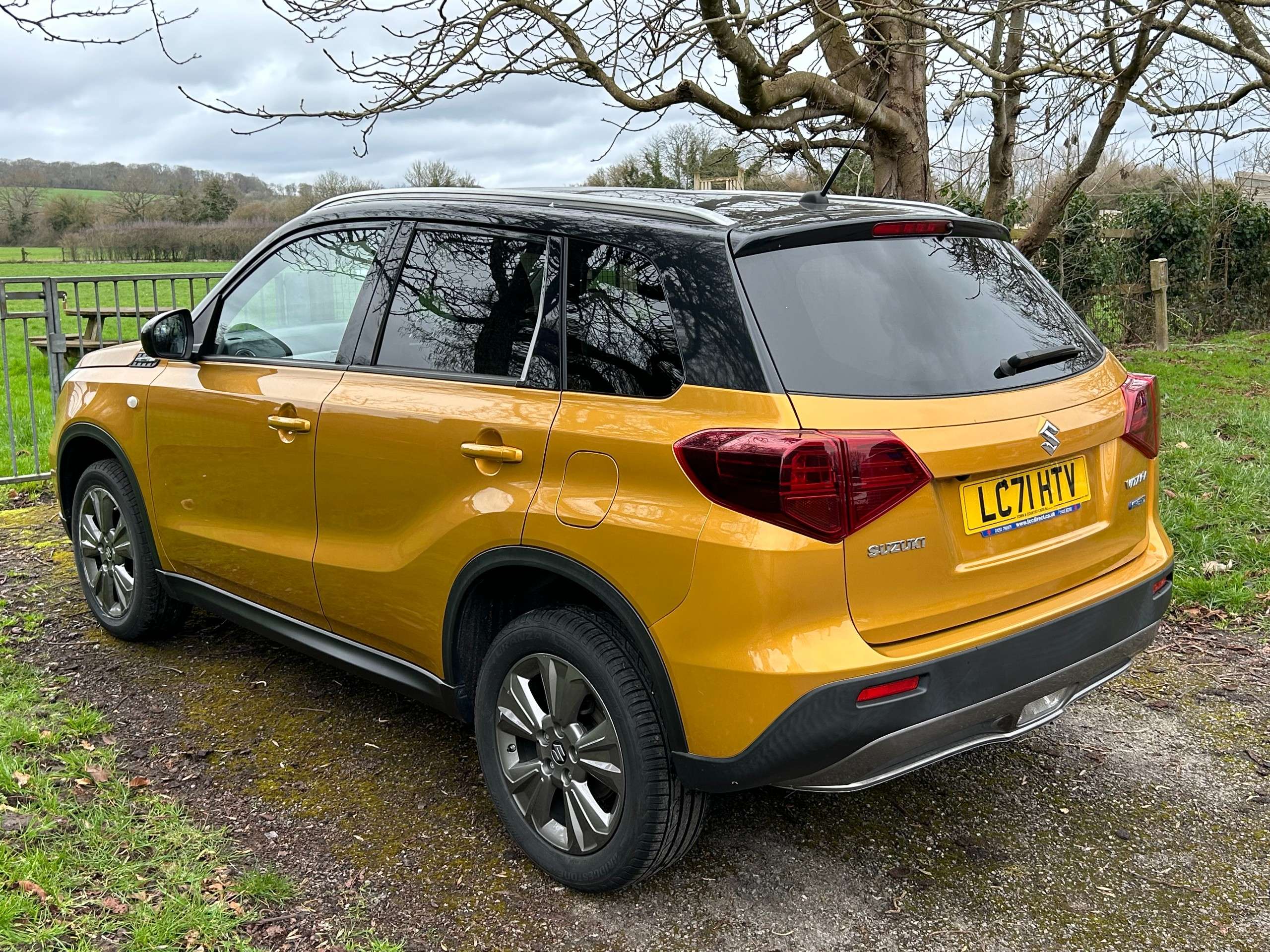 A 2021 SUZUKI VITARA 1.4 Boosterjet MHEV SZ-T SUV 5dr Petrol Hybrid Manual Euro 6 (s/s) (129 ps) A 2021 SUZUKI VITARA 1.4 Boosterjet MHEV SZ-T SUV 5dr Petrol Hybrid Manual Euro 6 (s/s) (129 ps)