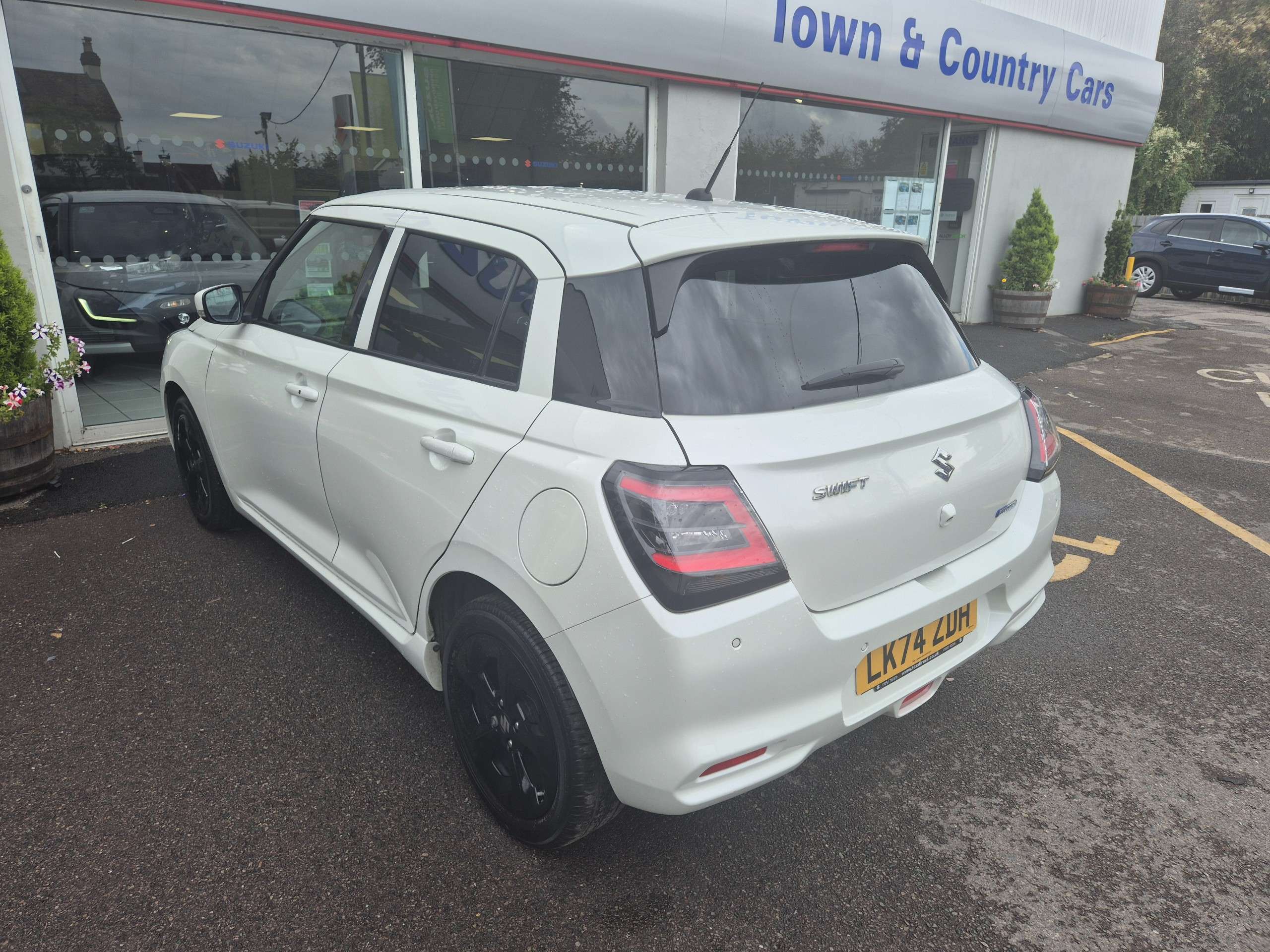 A 2024 SUZUKI SWIFT 1.2 MHEV Ultra Hatchback 5dr Petrol Hybrid CVT Euro 6 (s/s) (82 ps) A 2024 SUZUKI SWIFT 1.2 MHEV Ultra Hatchback 5dr Petrol Hybrid CVT Euro 6 (s/s) (82 ps)