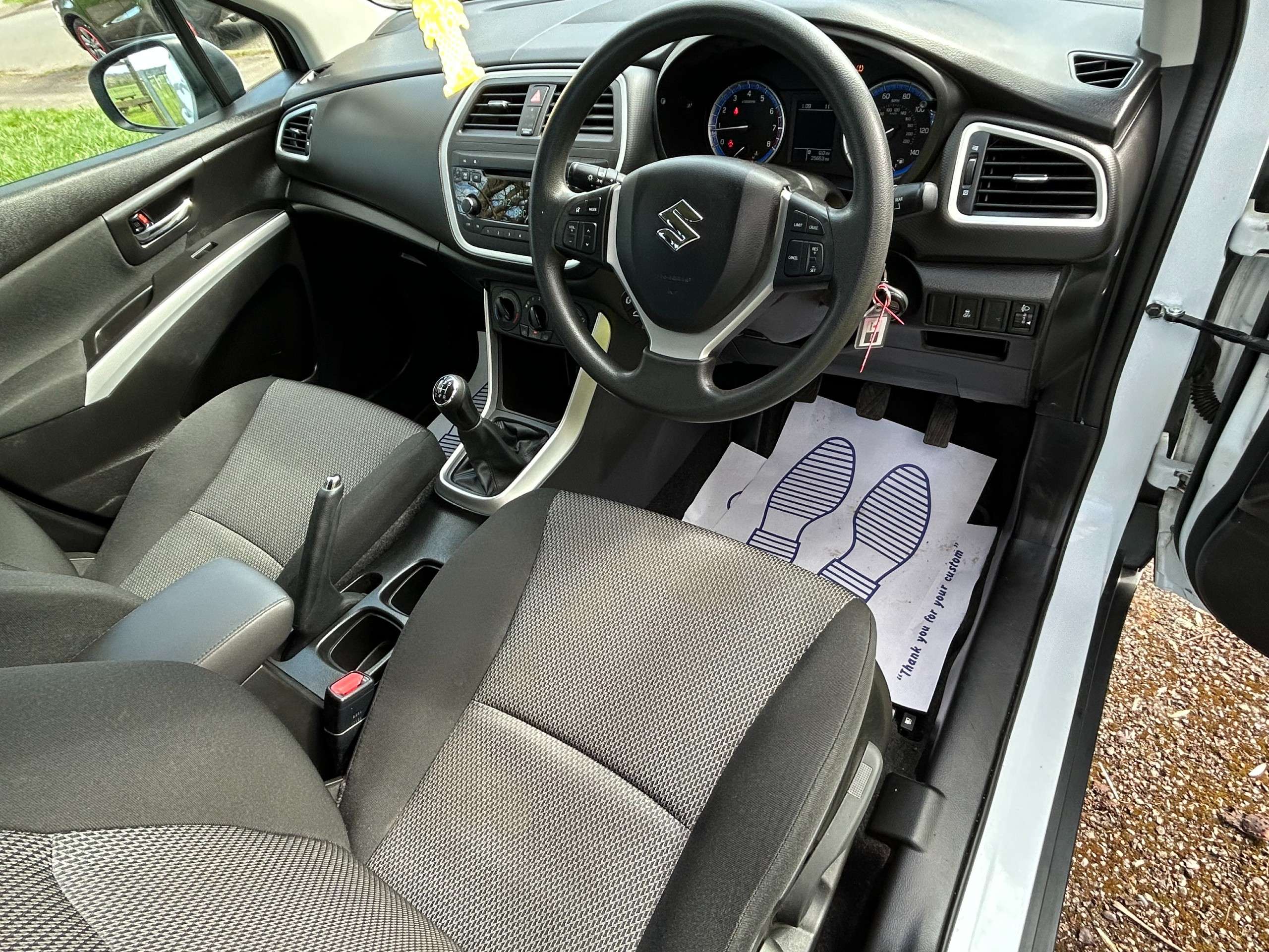 A 2016 SUZUKI SX4 1.6 SZ3 SUV 5dr Petrol Manual Euro 6 (120 ps) A 2016 SUZUKI SX4 1.6 SZ3 SUV 5dr Petrol Manual Euro 6 (120 ps)