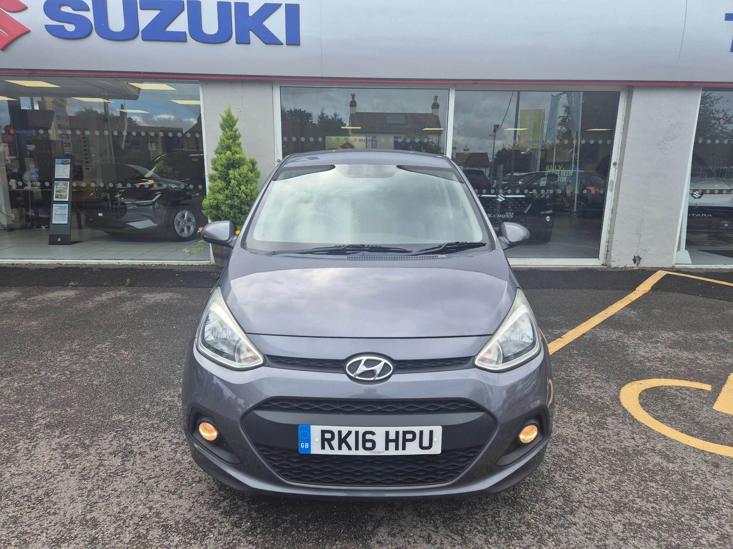 A 2016 HYUNDAI I10 1.2 SE Hatchback 5dr Petrol Manual Euro 5 (87 ps) A 2016 HYUNDAI I10 1.2 SE Hatchback 5dr Petrol Manual Euro 5 (87 ps)