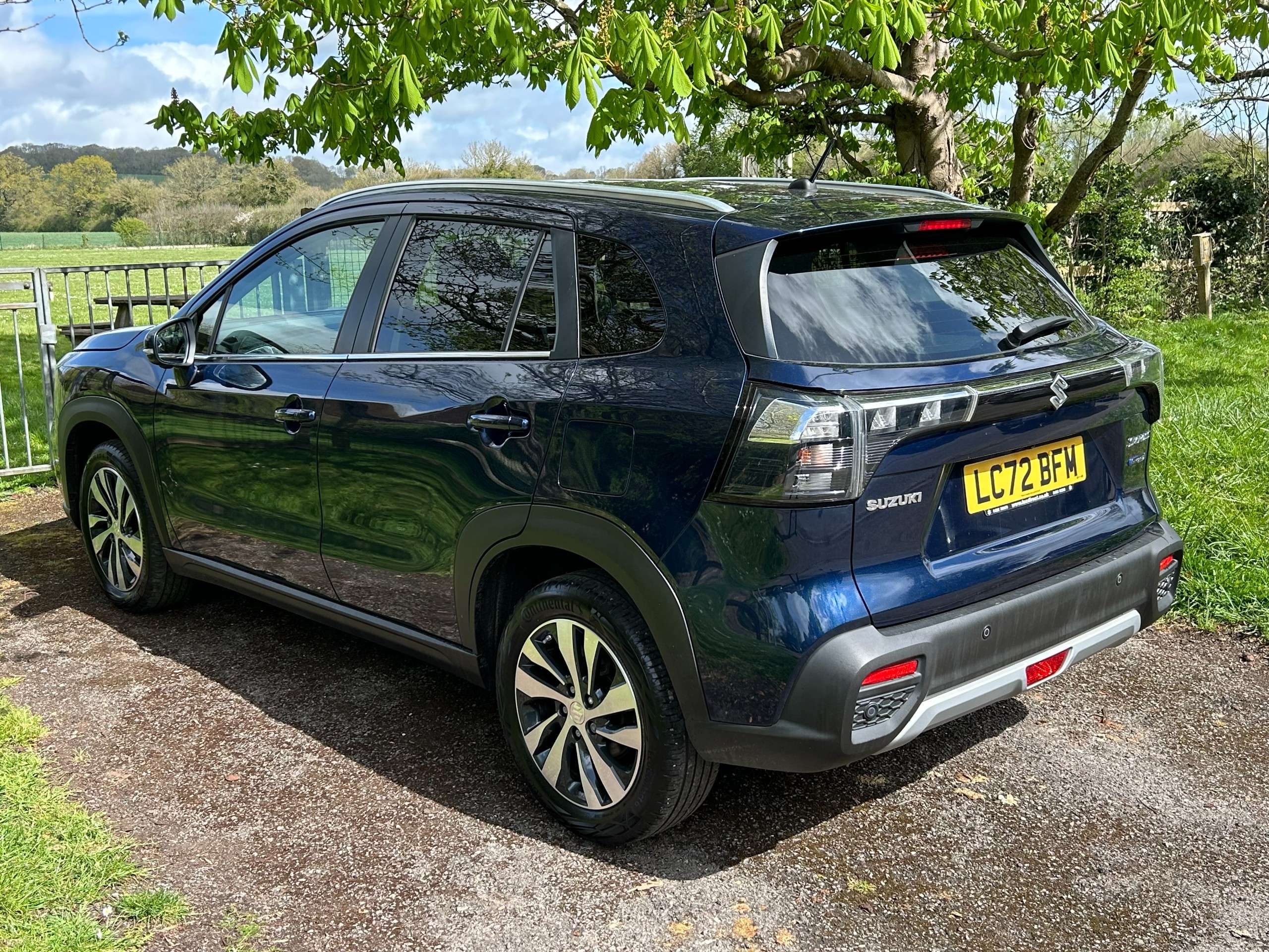 A 2022 SUZUKI SX4 1.5h Ultra SUV 5dr Petrol Hybrid AGS Auto ALLGRIP Euro 6 (s/s) (115 ps) A 2022 SUZUKI SX4 1.5h Ultra SUV 5dr Petrol Hybrid AGS Auto ALLGRIP Euro 6 (s/s) (115 ps)