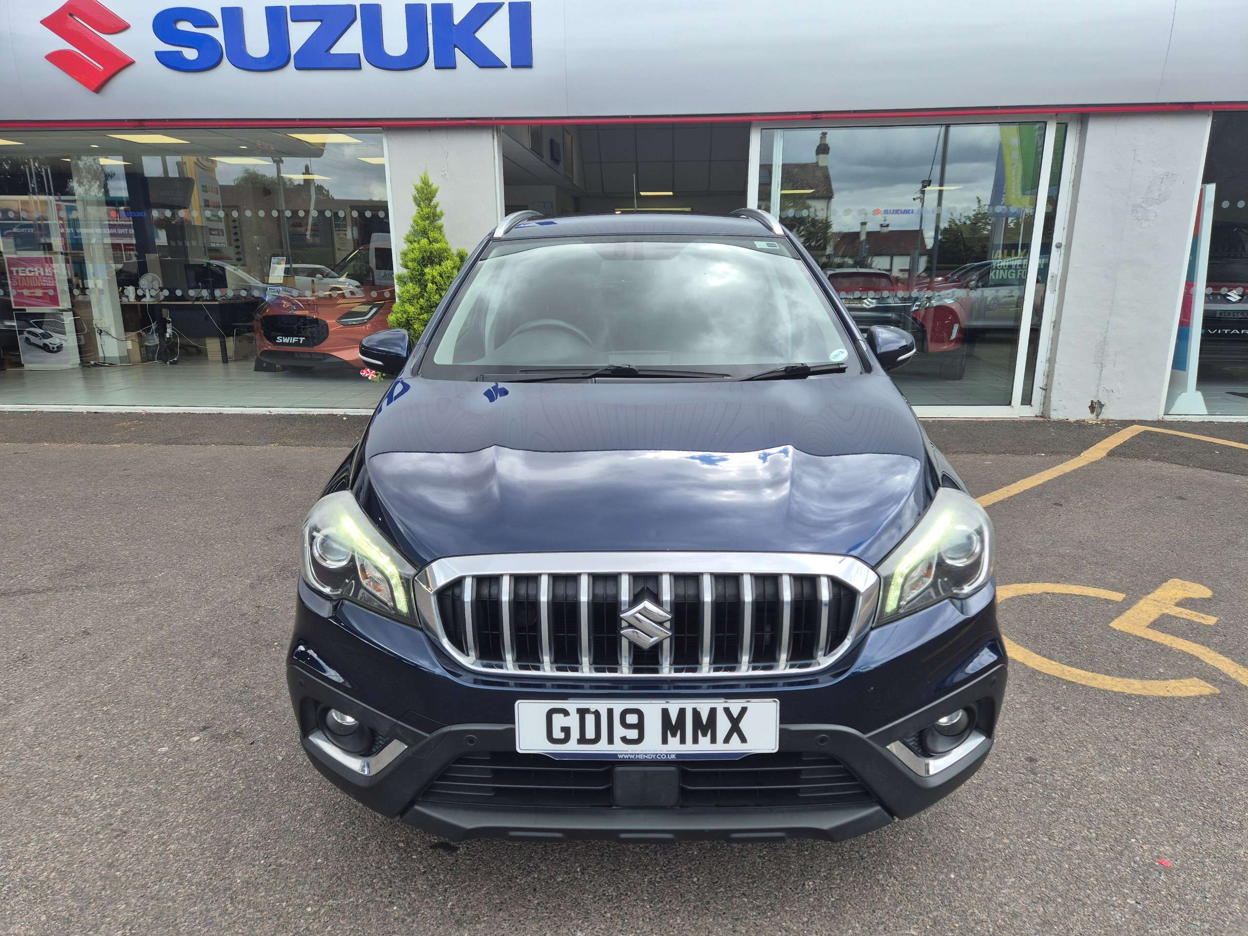 A 2019 SUZUKI SX4 1.0 Boosterjet SZ-T SUV 5dr Petrol Manual Euro 6 (s/s) (111 ps) A 2019 SUZUKI SX4 1.0 Boosterjet SZ-T SUV 5dr Petrol Manual Euro 6 (s/s) (111 ps)