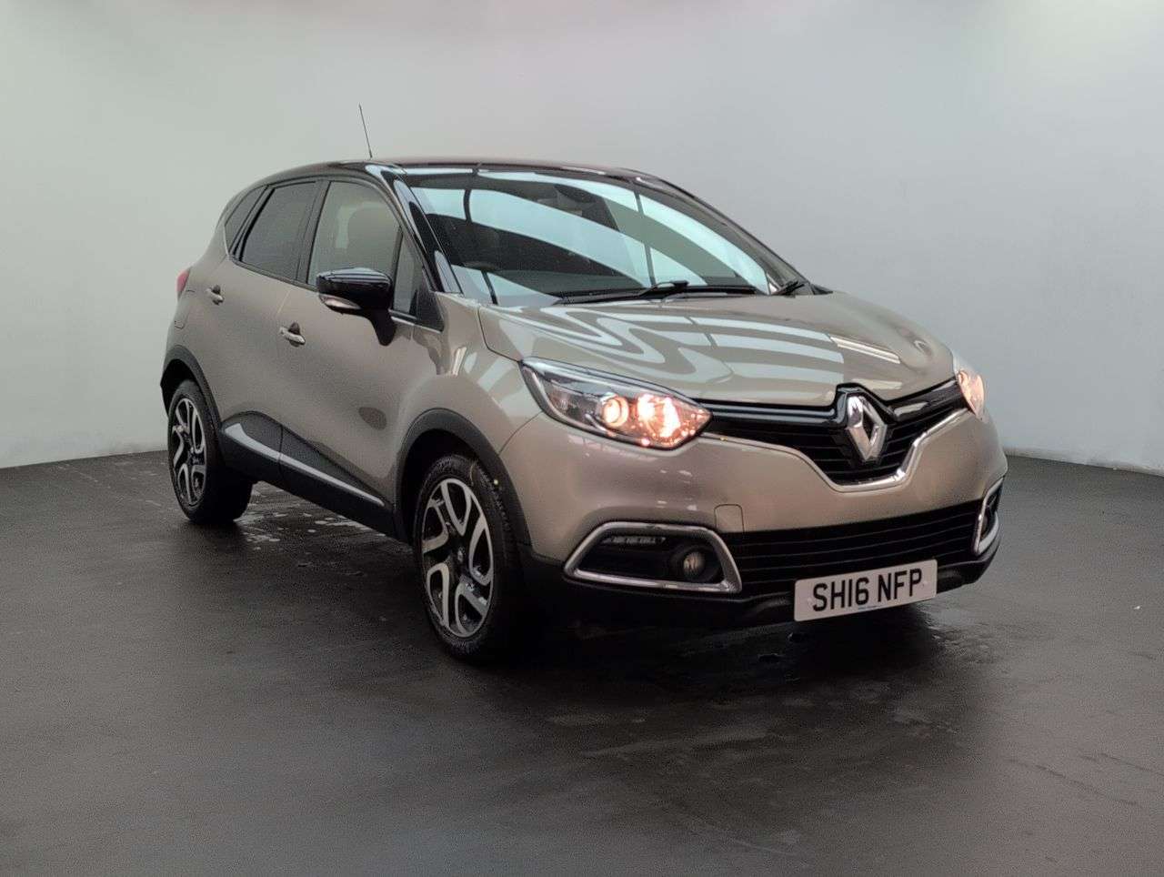 A 2016 RENAULT CAPTUR 1.5 dCi ENERGY Dynamique S Nav SUV 5dr Diesel Manual Euro 6 (s/s) (90 ps) P A 2016 RENAULT CAPTUR 1.5 dCi ENERGY Dynamique S Nav SUV 5dr Diesel Manual Euro 6 (s/s) (90 ps) P