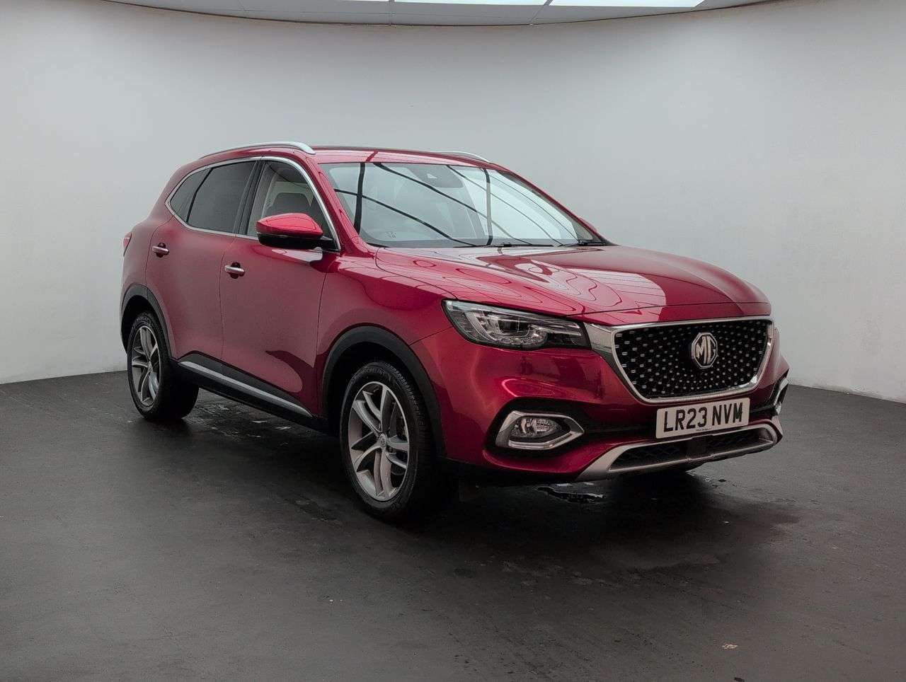 A 2023 MG MG HS 1.5 T-GDI Exclusive SUV 5dr Petrol DCT Euro 6 (s/s) (162 ps) - Apple CarPla A 2023 MG MG HS 1.5 T-GDI Exclusive SUV 5dr Petrol DCT Euro 6 (s/s) (162 ps) - Apple CarPla