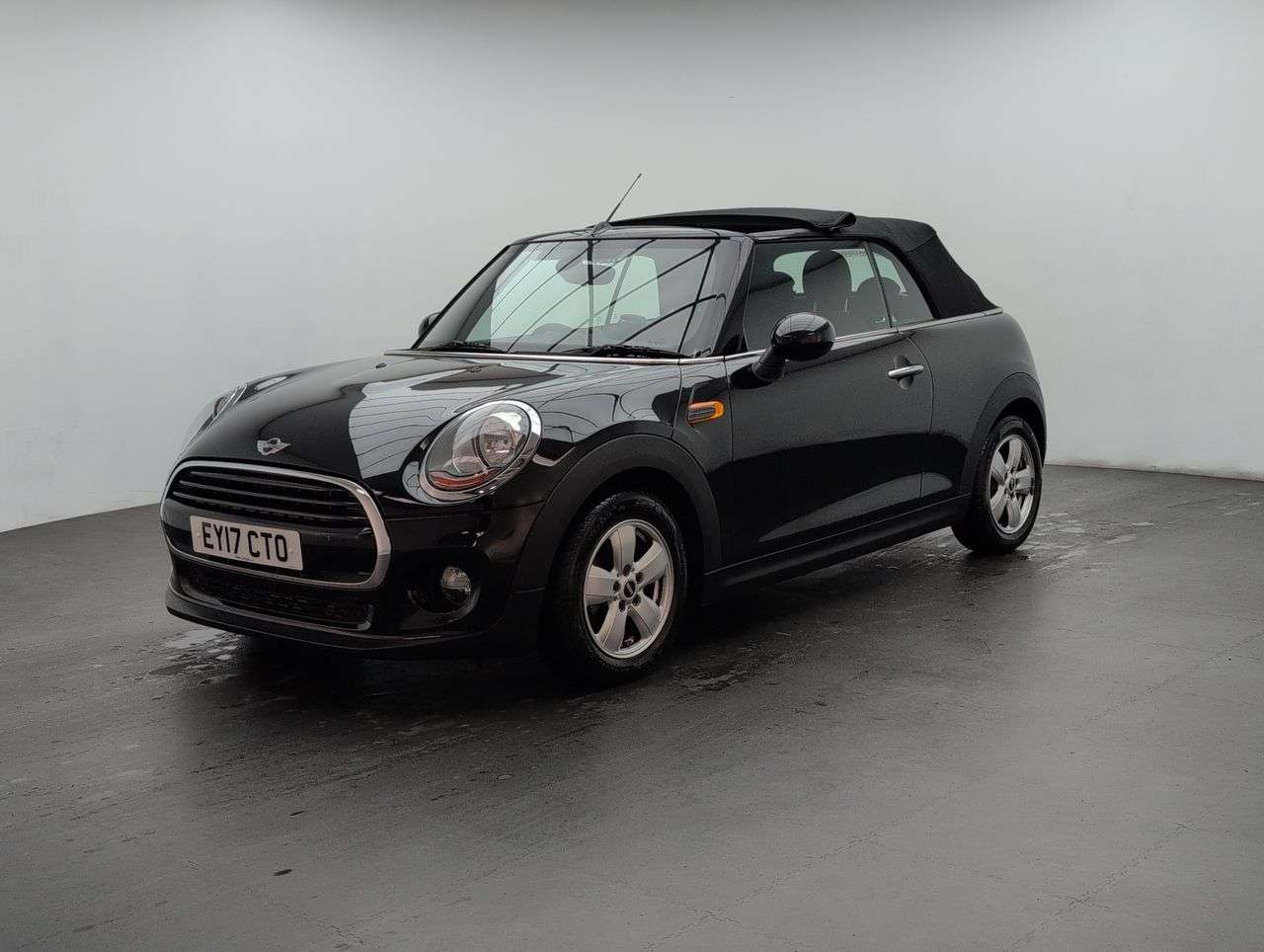 2017 MINI CONVERTIBLE 2017 MINI CONVERTIBLE