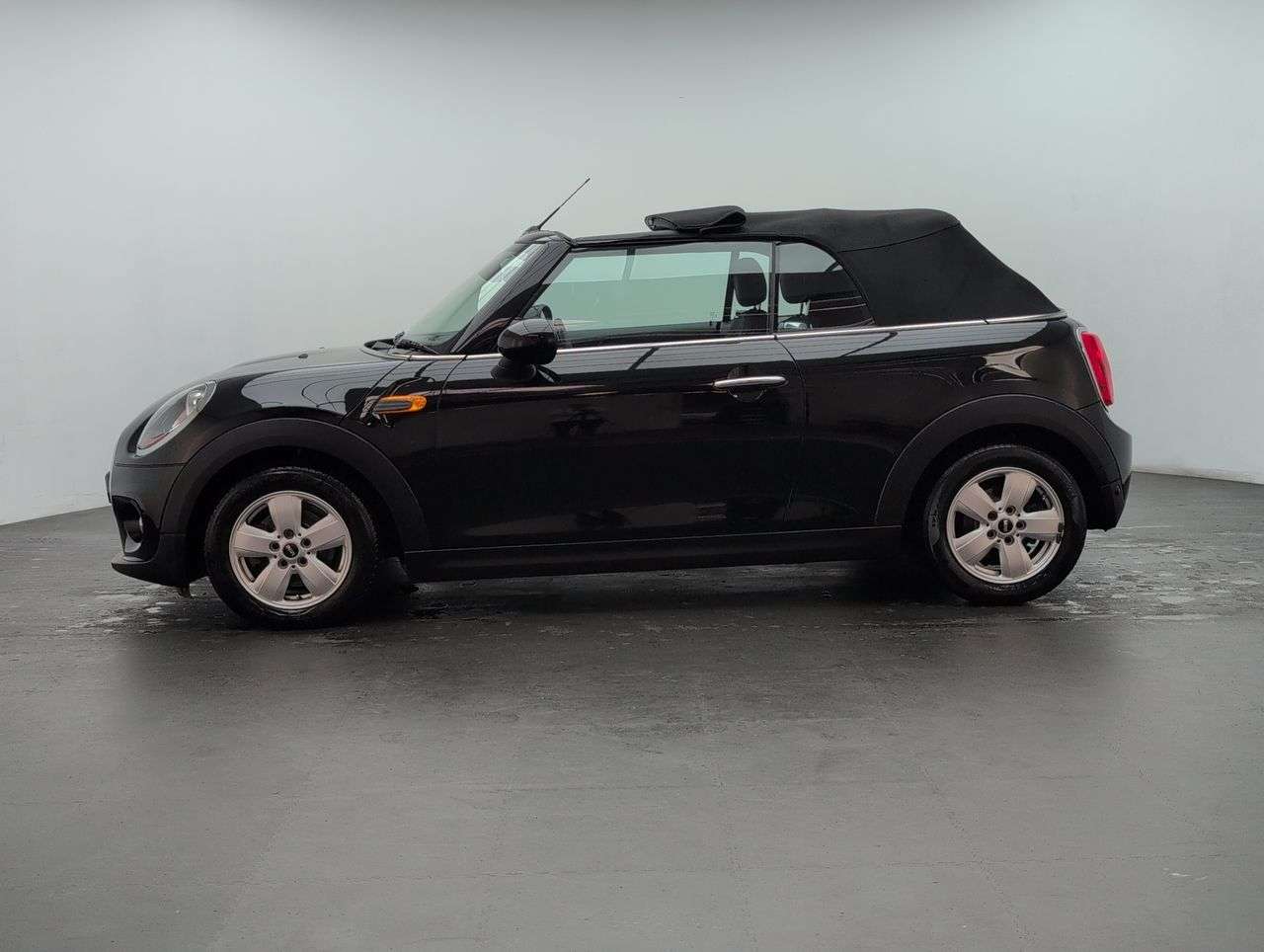 2017 MINI CONVERTIBLE 2017 MINI CONVERTIBLE