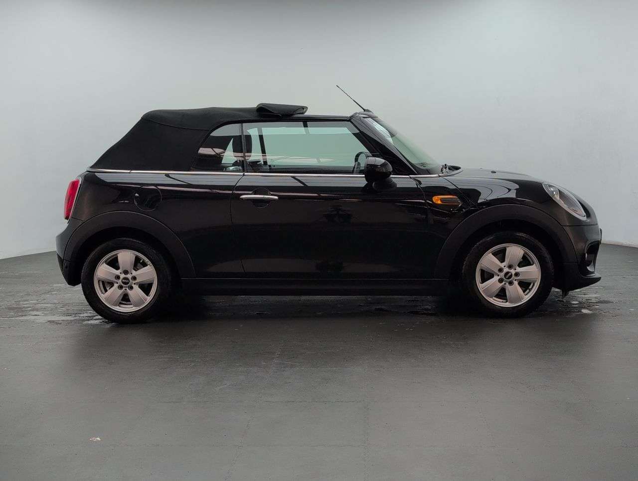 2017 MINI CONVERTIBLE 2017 MINI CONVERTIBLE