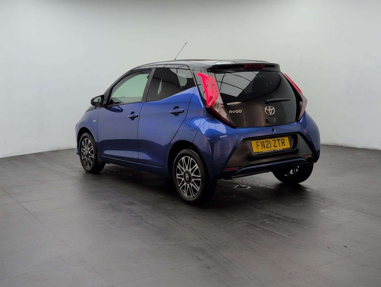 2021 TOYOTA AYGO 2021 TOYOTA AYGO