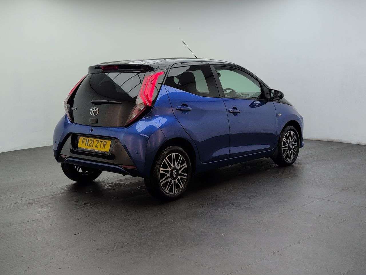 2021 TOYOTA AYGO 2021 TOYOTA AYGO