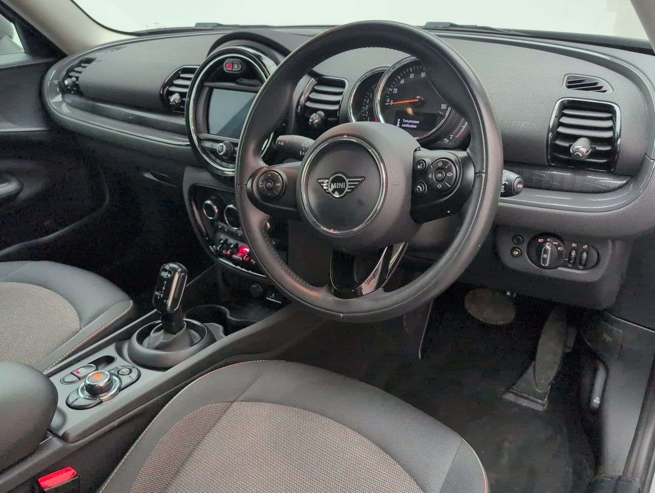 2019 MINI CLUBMAN 2019 MINI CLUBMAN