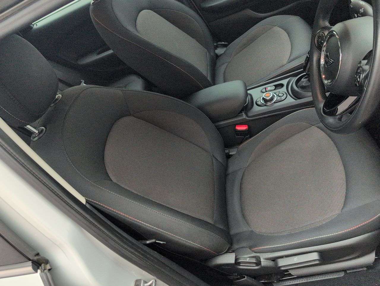 2019 MINI CLUBMAN 2019 MINI CLUBMAN