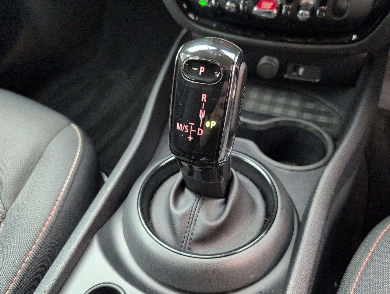 2019 MINI CLUBMAN 2019 MINI CLUBMAN