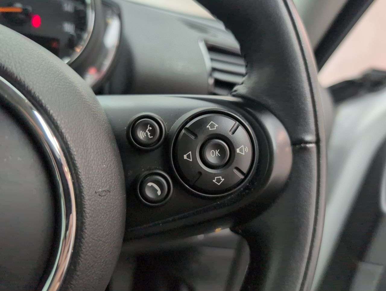 2019 MINI CLUBMAN 2019 MINI CLUBMAN