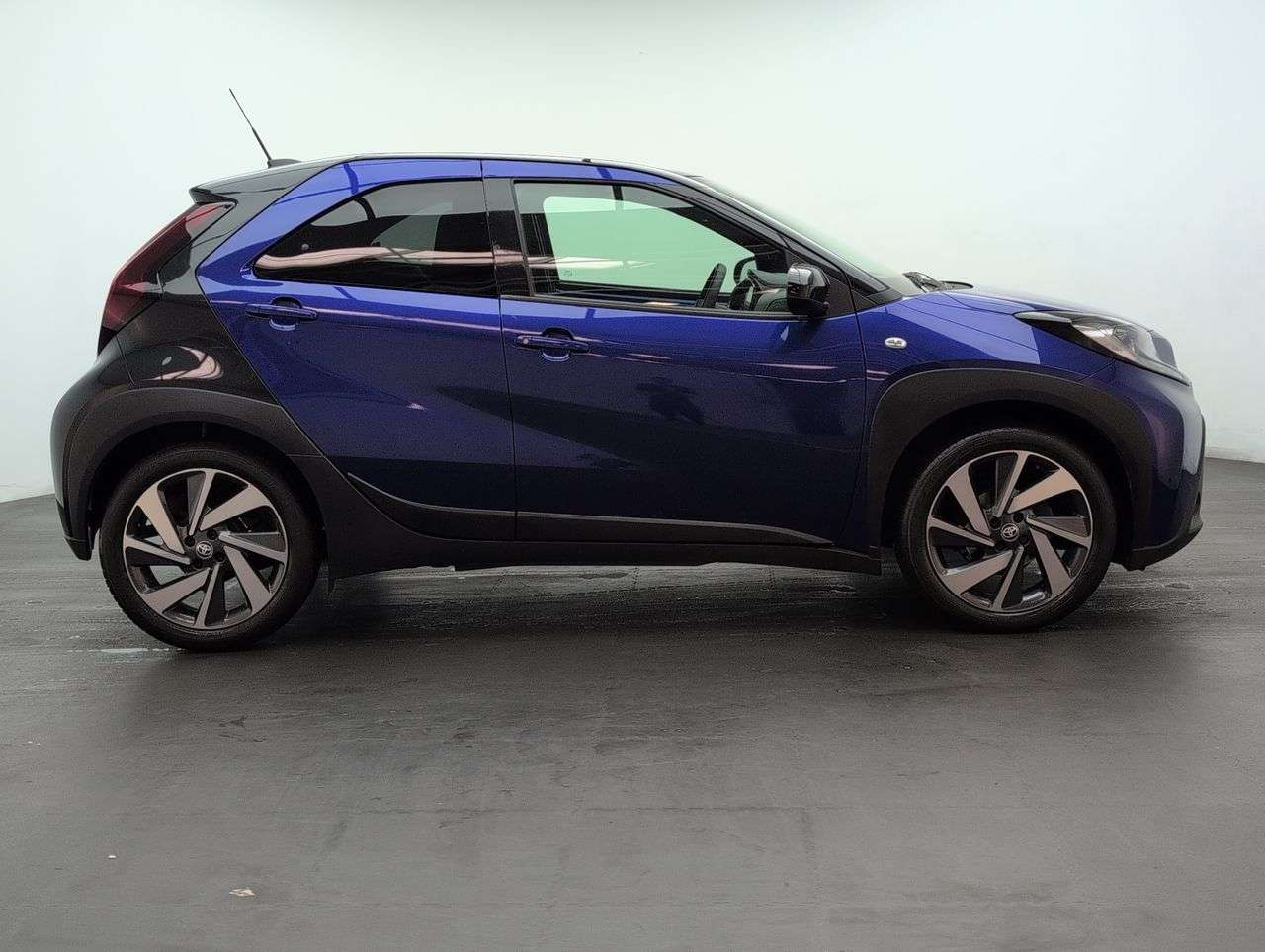 2023 TOYOTA AYGO X 2023 TOYOTA AYGO X