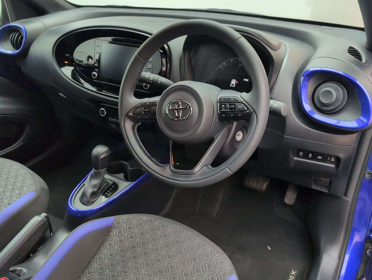 2023 TOYOTA AYGO X 2023 TOYOTA AYGO X