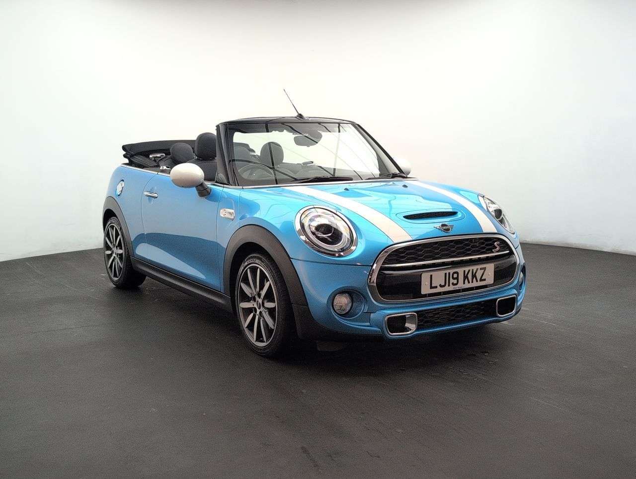 2019 MINI CONVERTIBLE 2019 MINI CONVERTIBLE