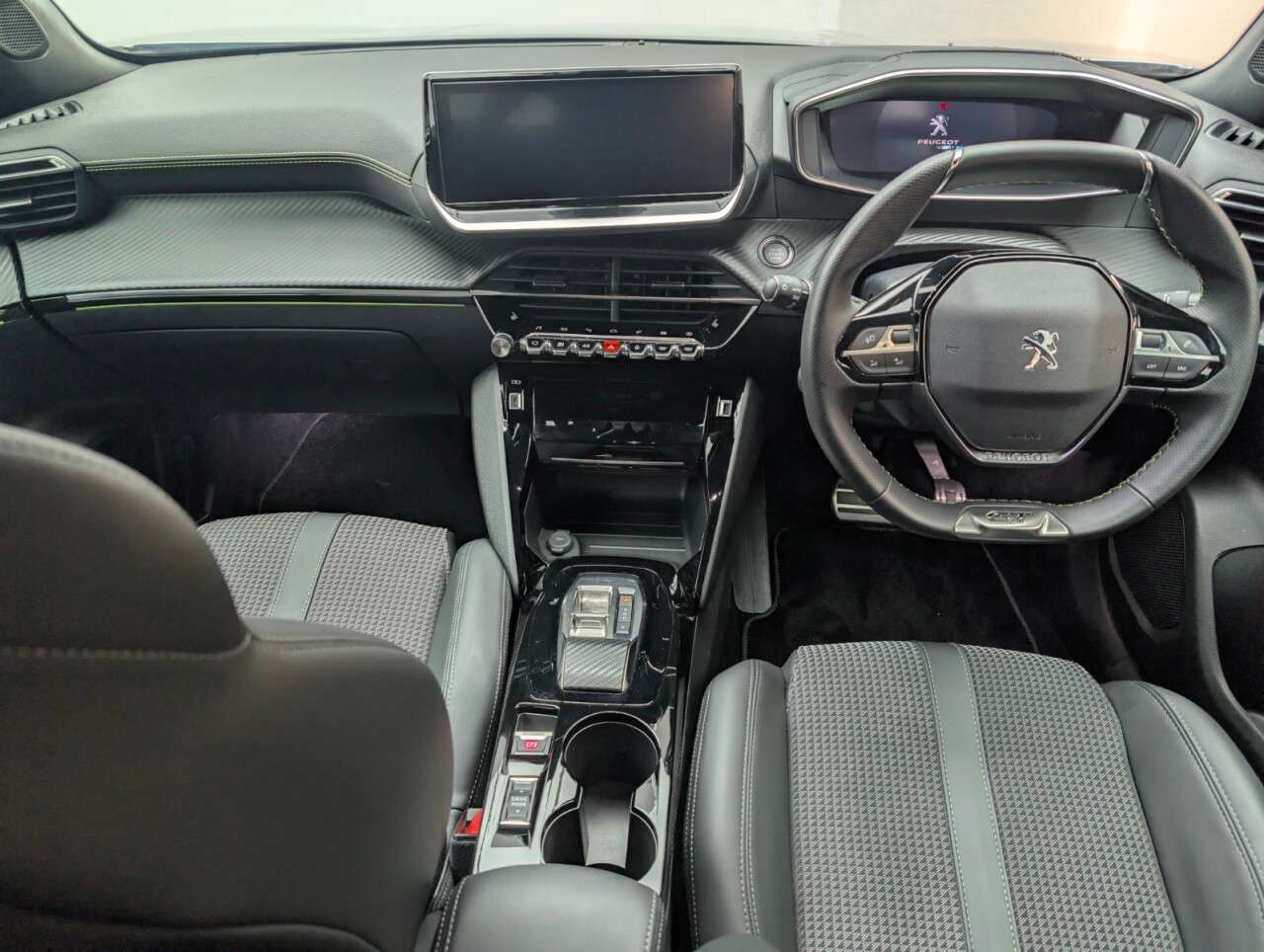 2023 PEUGEOT E-2008 2023 PEUGEOT E-2008