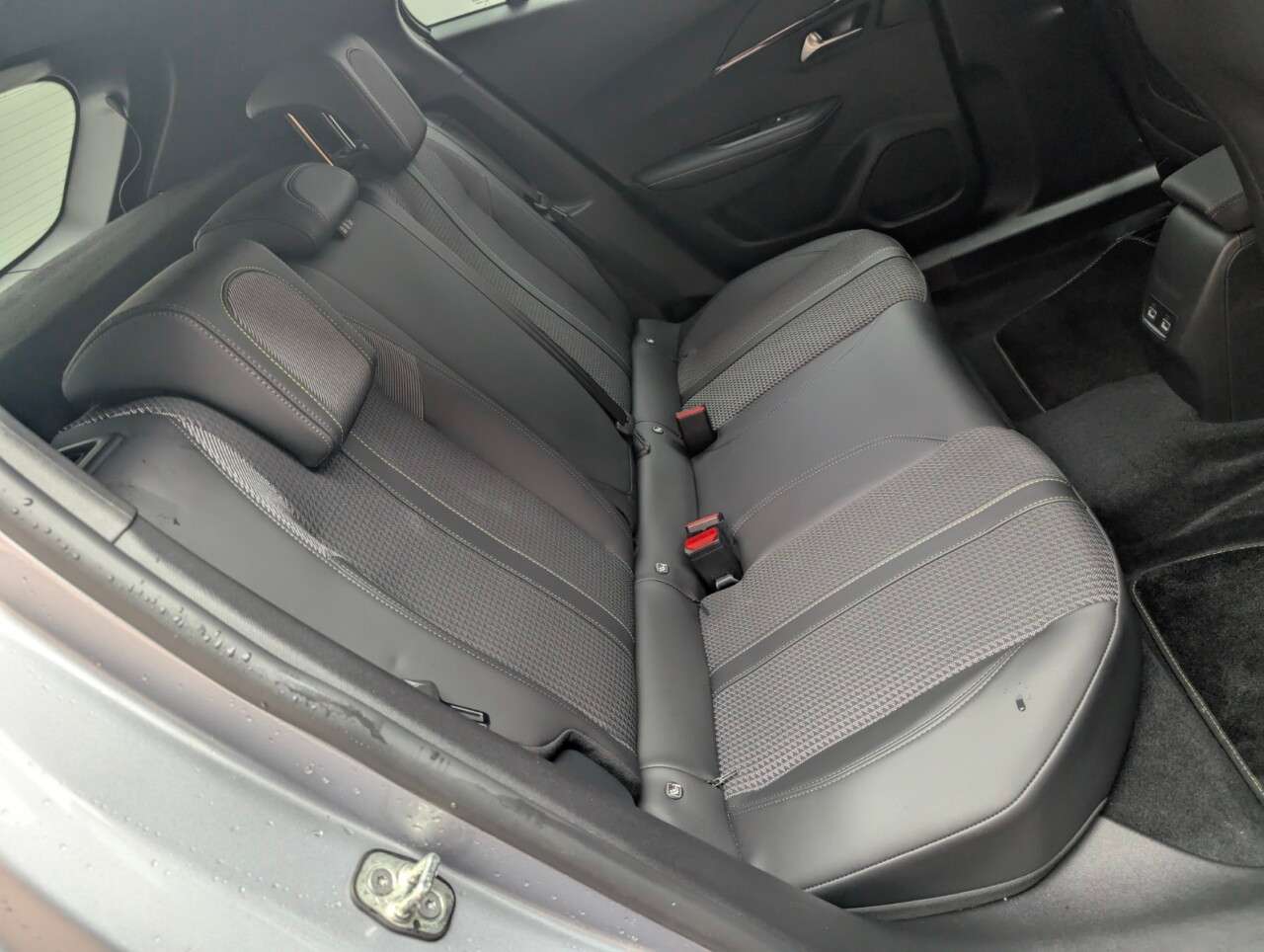 2023 PEUGEOT E-2008 2023 PEUGEOT E-2008