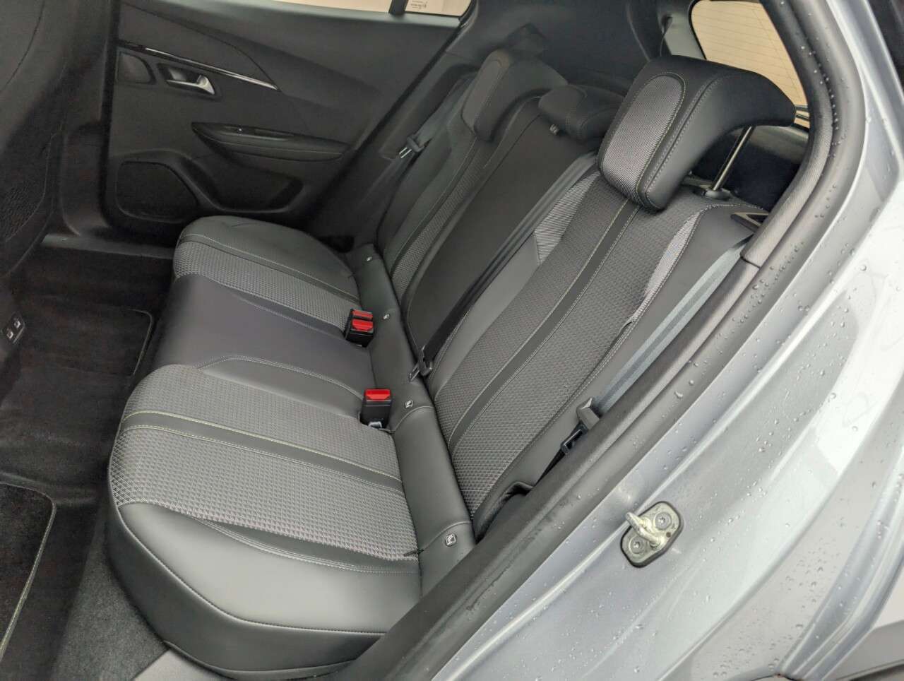 2023 PEUGEOT E-2008 2023 PEUGEOT E-2008