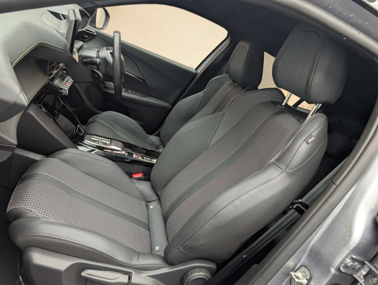 2023 PEUGEOT E-2008 2023 PEUGEOT E-2008