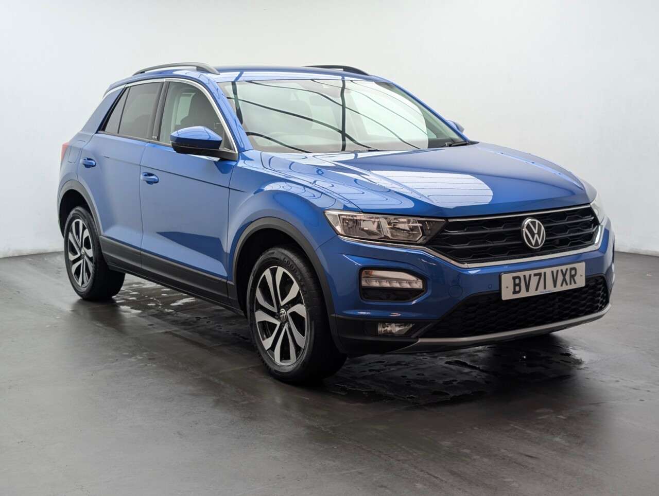 A 2021 VOLKSWAGEN T-ROC 1.0 TSI Active SUV 5dr Petrol Manual Euro 6 (s/s) (110 ps) LANE ASSIST+PARK A 2021 VOLKSWAGEN T-ROC 1.0 TSI Active SUV 5dr Petrol Manual Euro 6 (s/s) (110 ps) LANE ASSIST+PARK