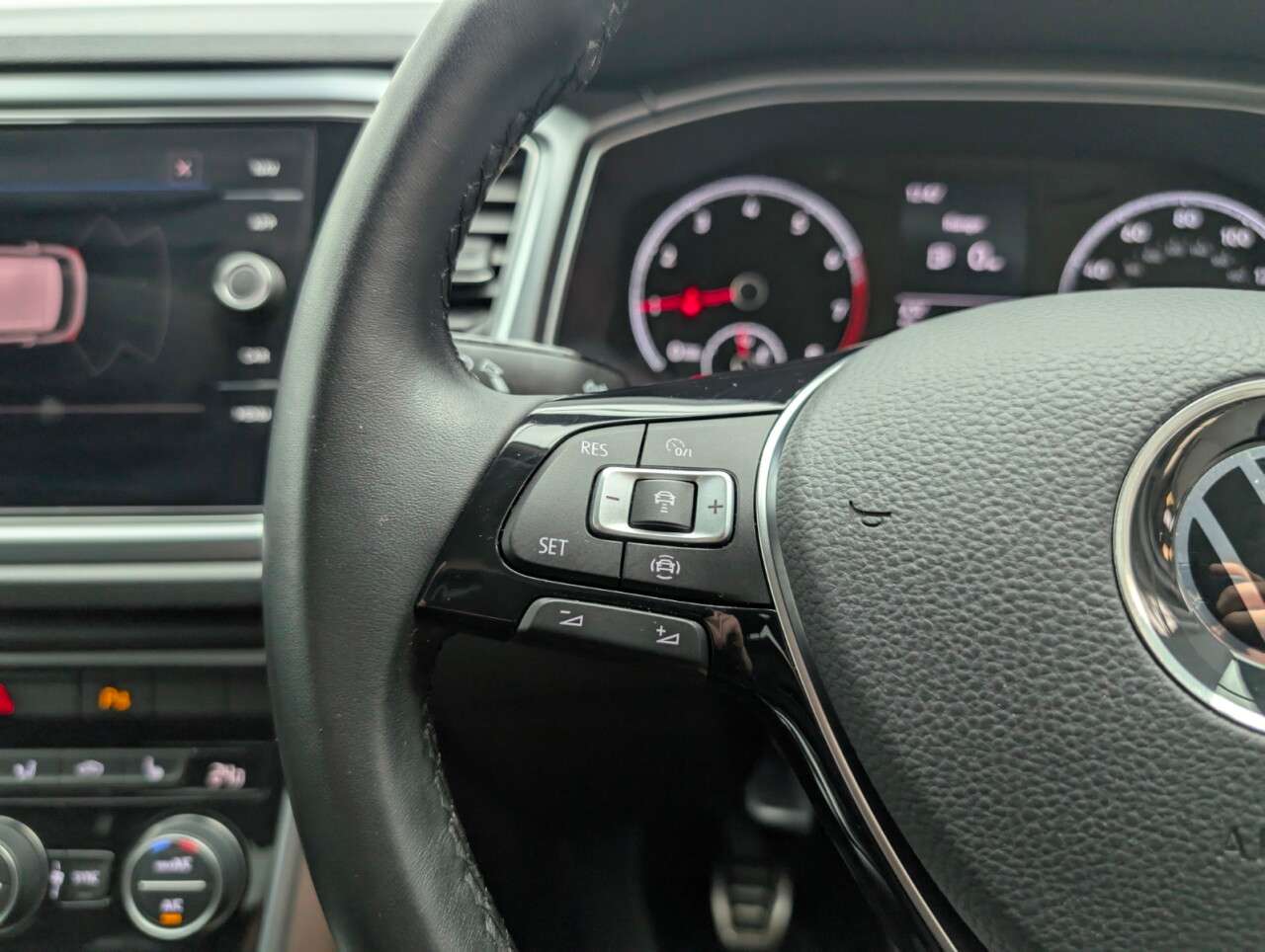 2021 VOLKSWAGEN T-ROC 2021 VOLKSWAGEN T-ROC