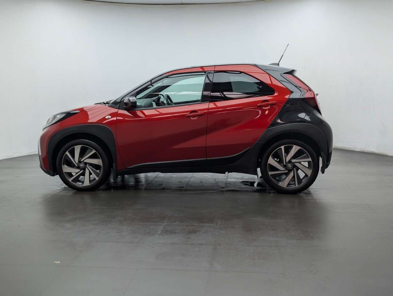 2023 TOYOTA AYGO X 2023 TOYOTA AYGO X