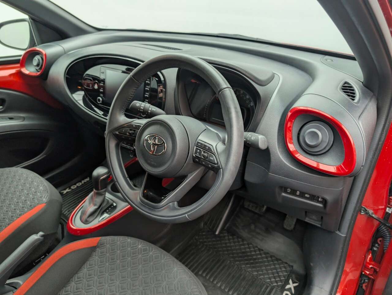 2023 TOYOTA AYGO X 2023 TOYOTA AYGO X
