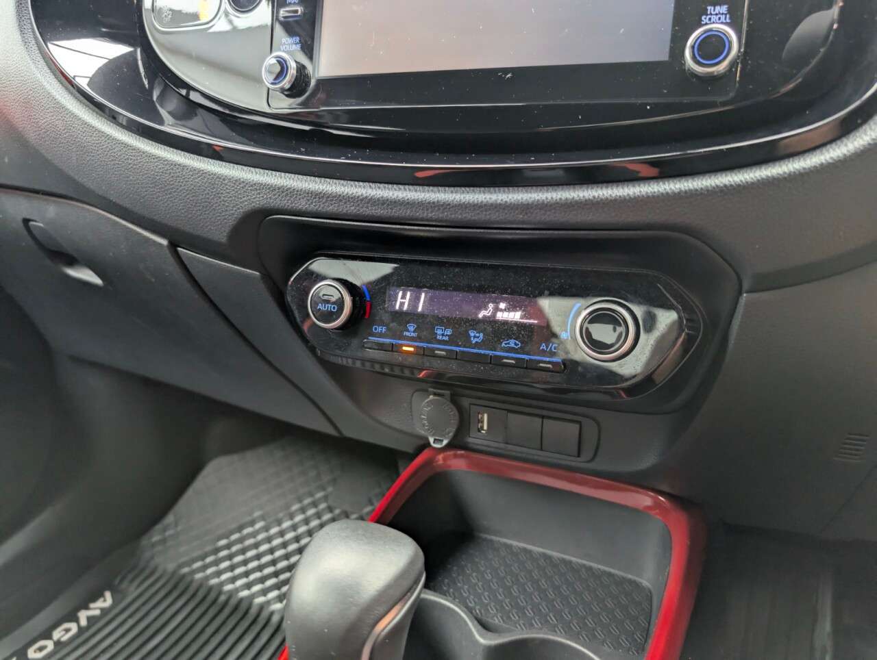 2023 TOYOTA AYGO X 2023 TOYOTA AYGO X