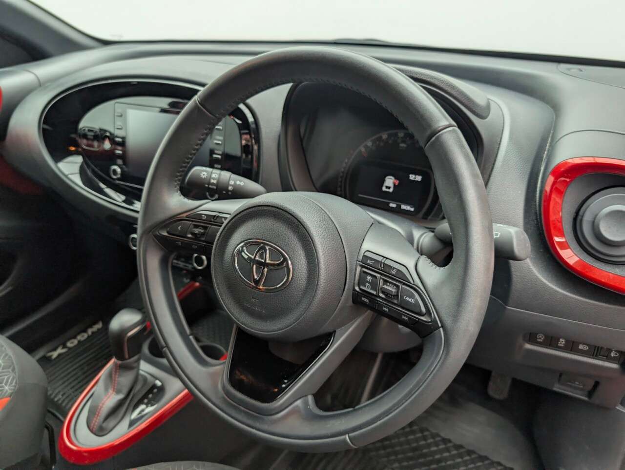 2023 TOYOTA AYGO X 2023 TOYOTA AYGO X