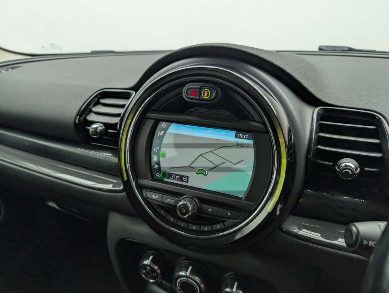 2018 MINI CLUBMAN 2018 MINI CLUBMAN