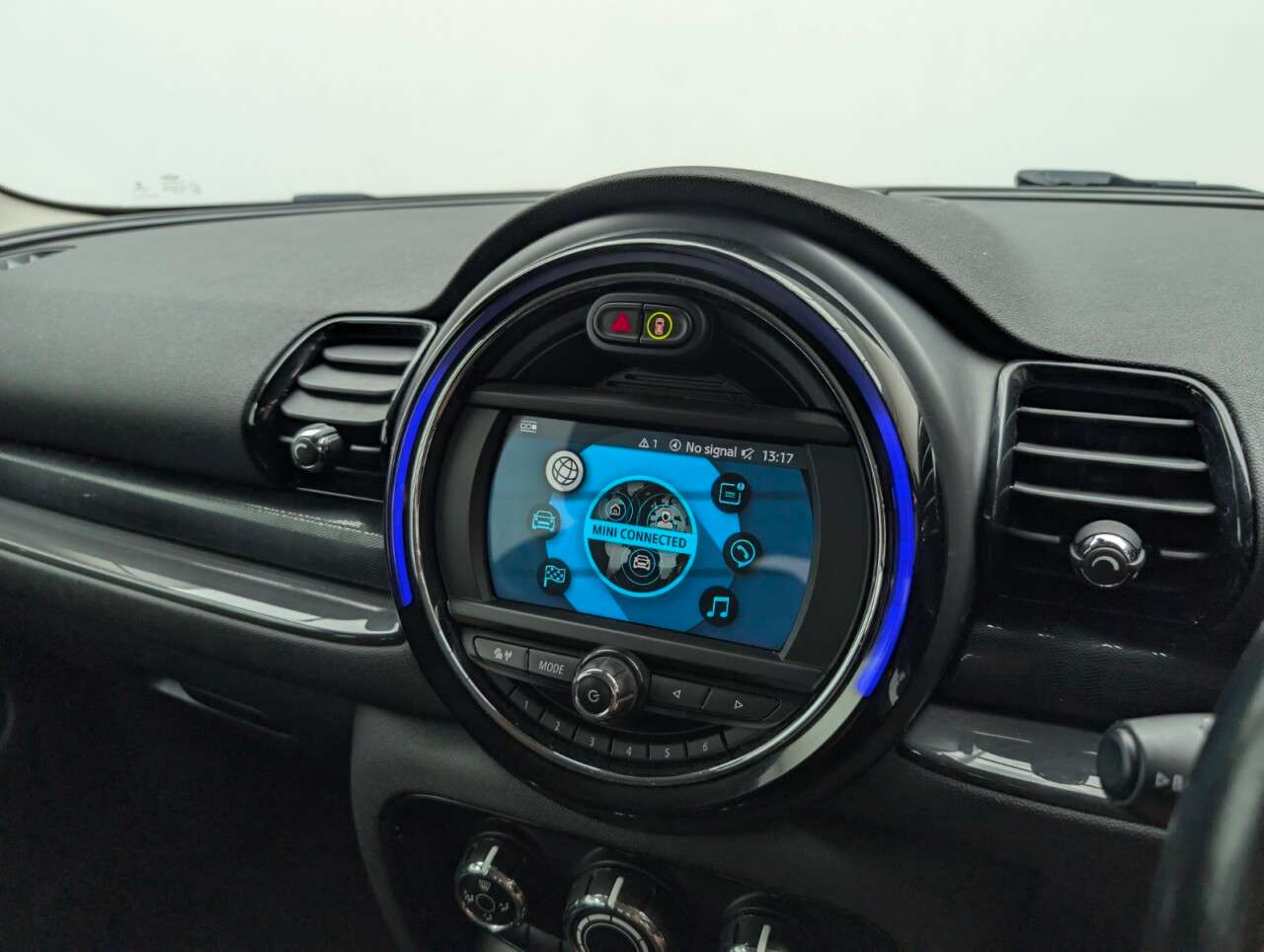 2018 MINI CLUBMAN 2018 MINI CLUBMAN