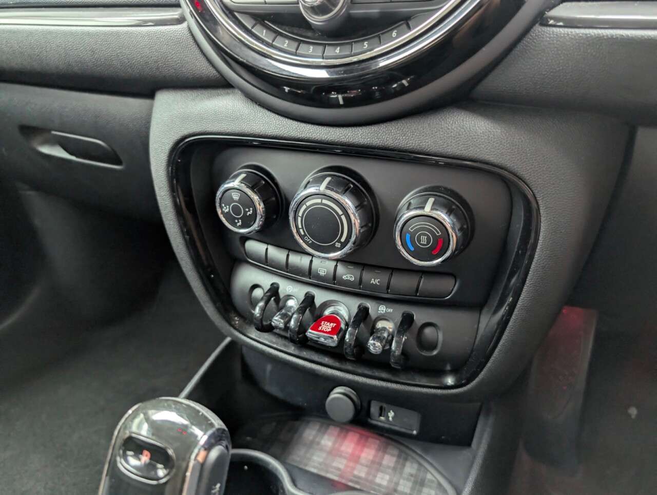 2018 MINI CLUBMAN 2018 MINI CLUBMAN