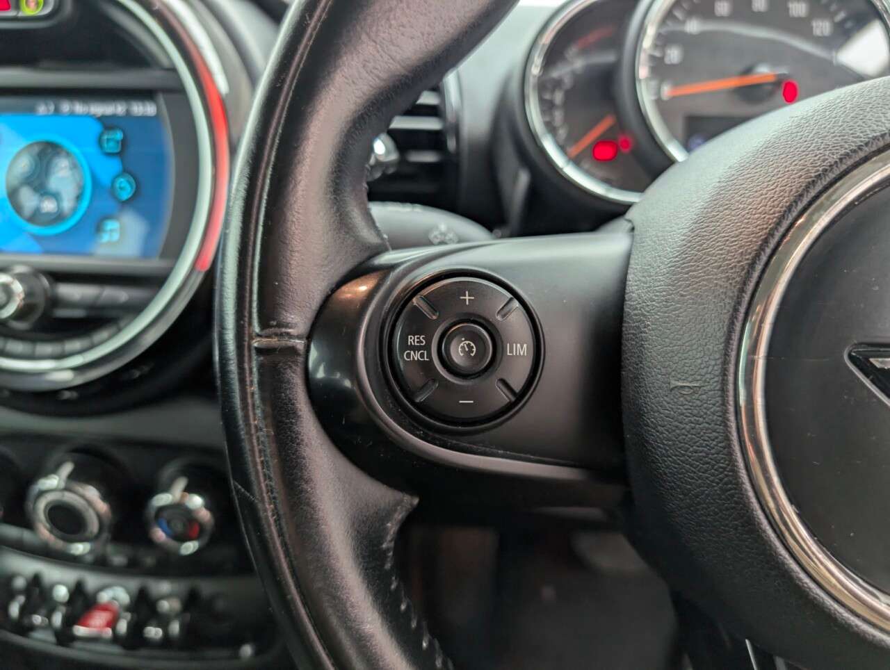 2018 MINI CLUBMAN 2018 MINI CLUBMAN