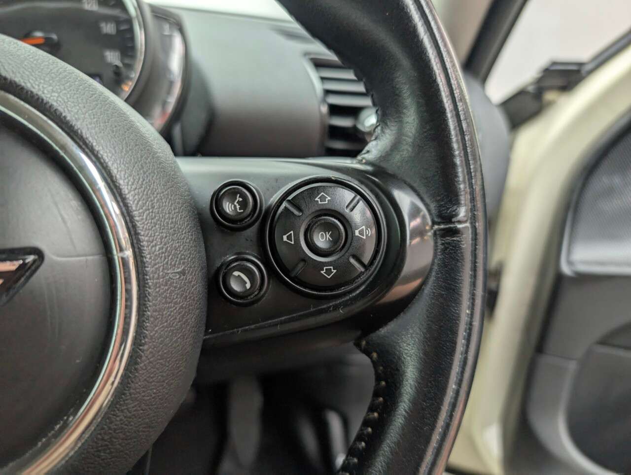 2018 MINI CLUBMAN 2018 MINI CLUBMAN