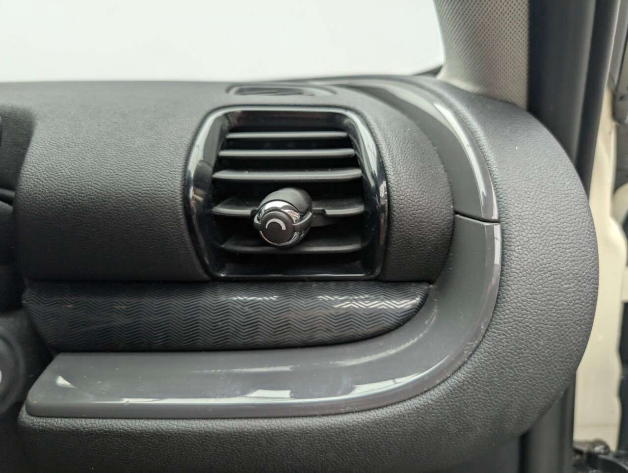 2018 MINI CLUBMAN 2018 MINI CLUBMAN