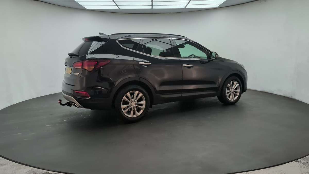 Check out this Hyundai Santa Fe 2016 Diesel Automatic