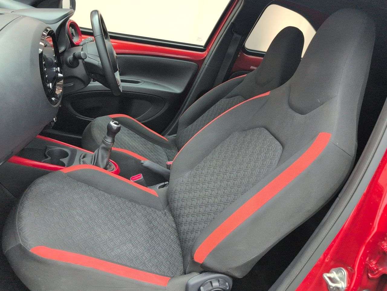 2022 TOYOTA AYGO X 2022 TOYOTA AYGO X