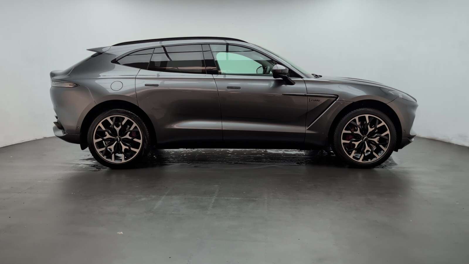 2020 ASTON MARTIN DBX 2020 ASTON MARTIN DBX