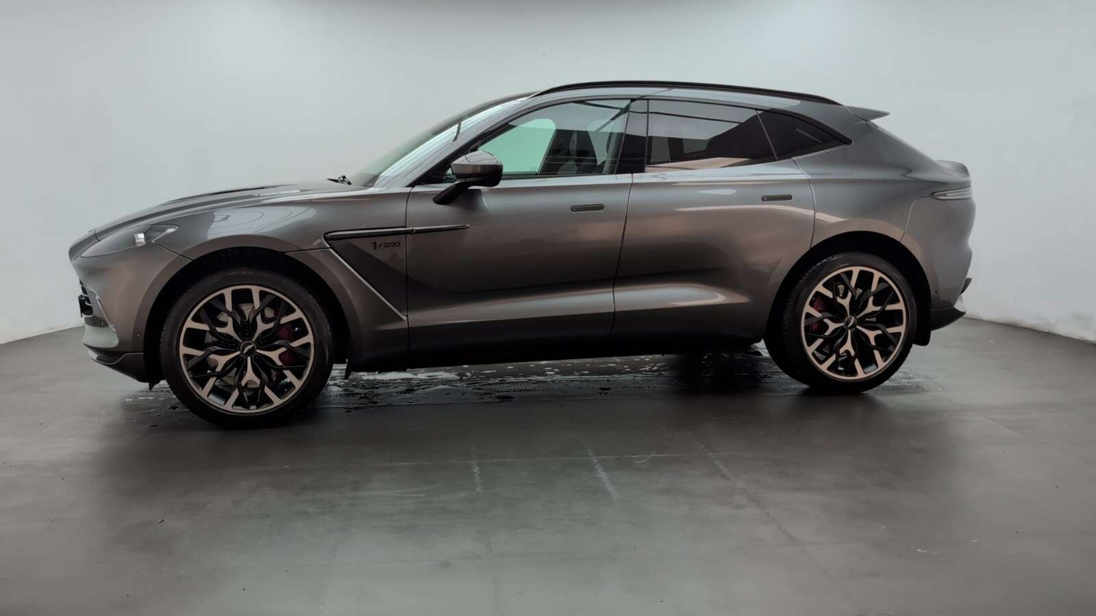 2020 ASTON MARTIN DBX 2020 ASTON MARTIN DBX