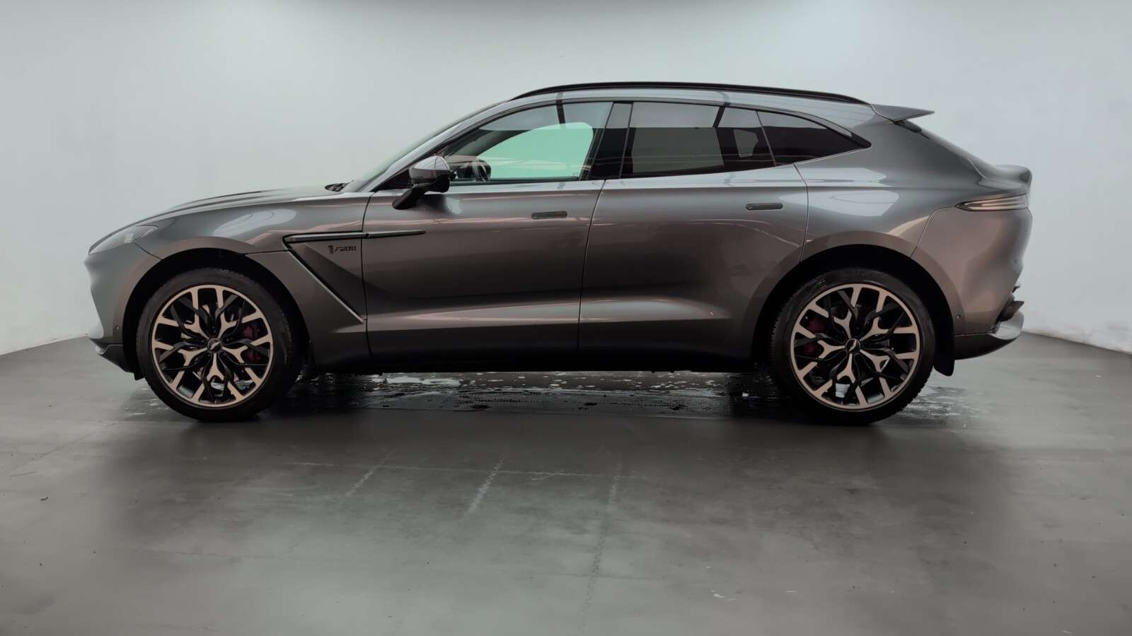 2020 ASTON MARTIN DBX 2020 ASTON MARTIN DBX
